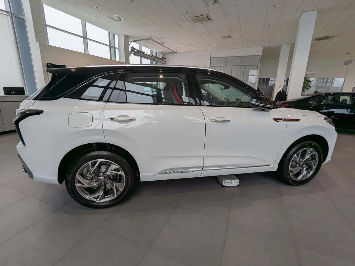 Hongqi HS3