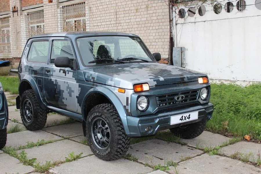 Lada Niva Bronto