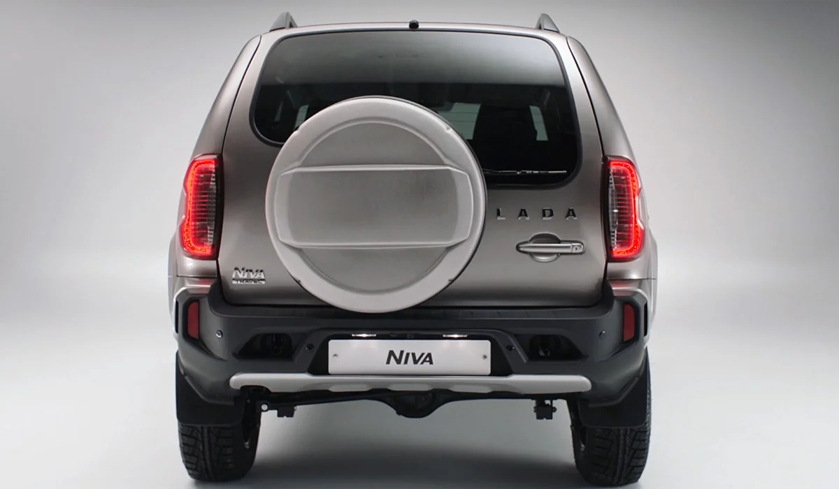 Lada Niva Travel