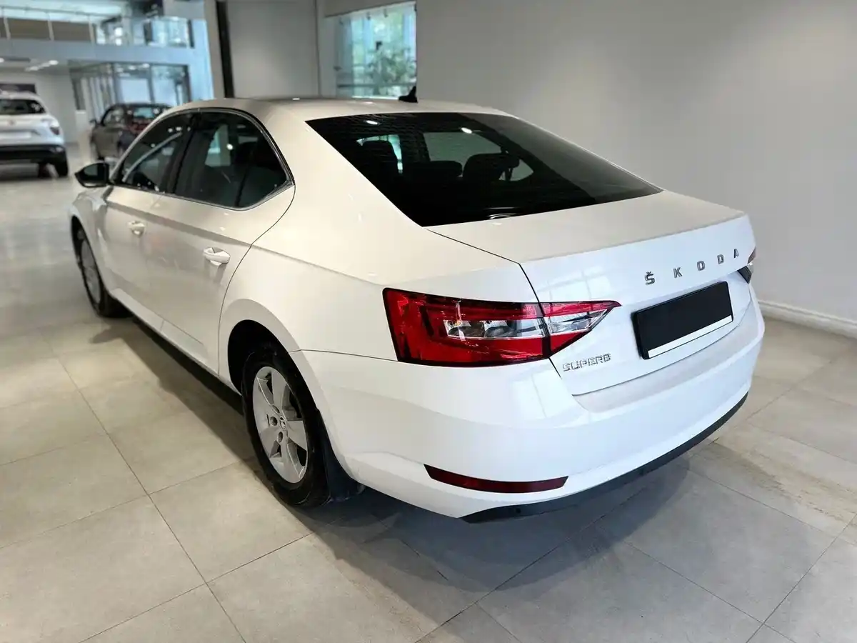 Skoda Superb III